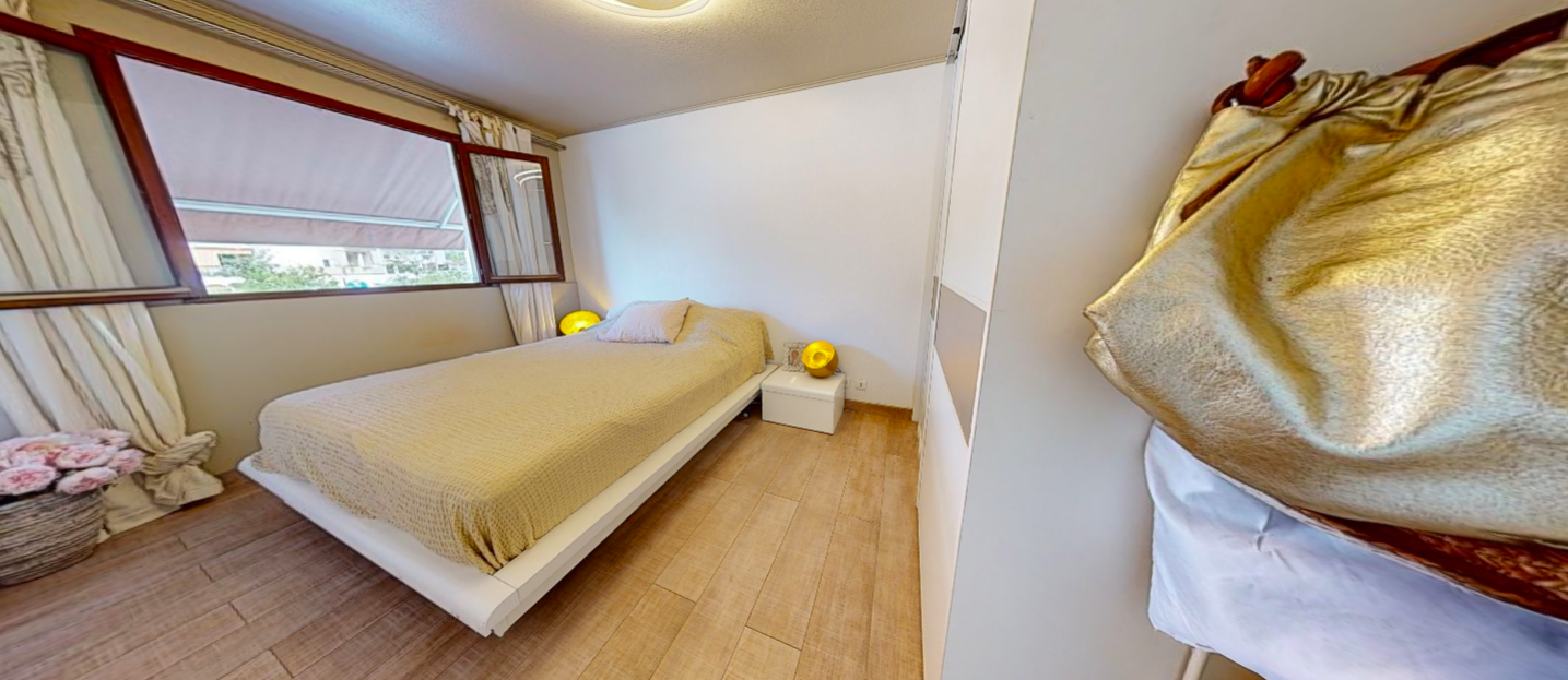 ST GILLES LES BAINS CENTRE - APPARTEMENT T3 AVEC TERRASSE