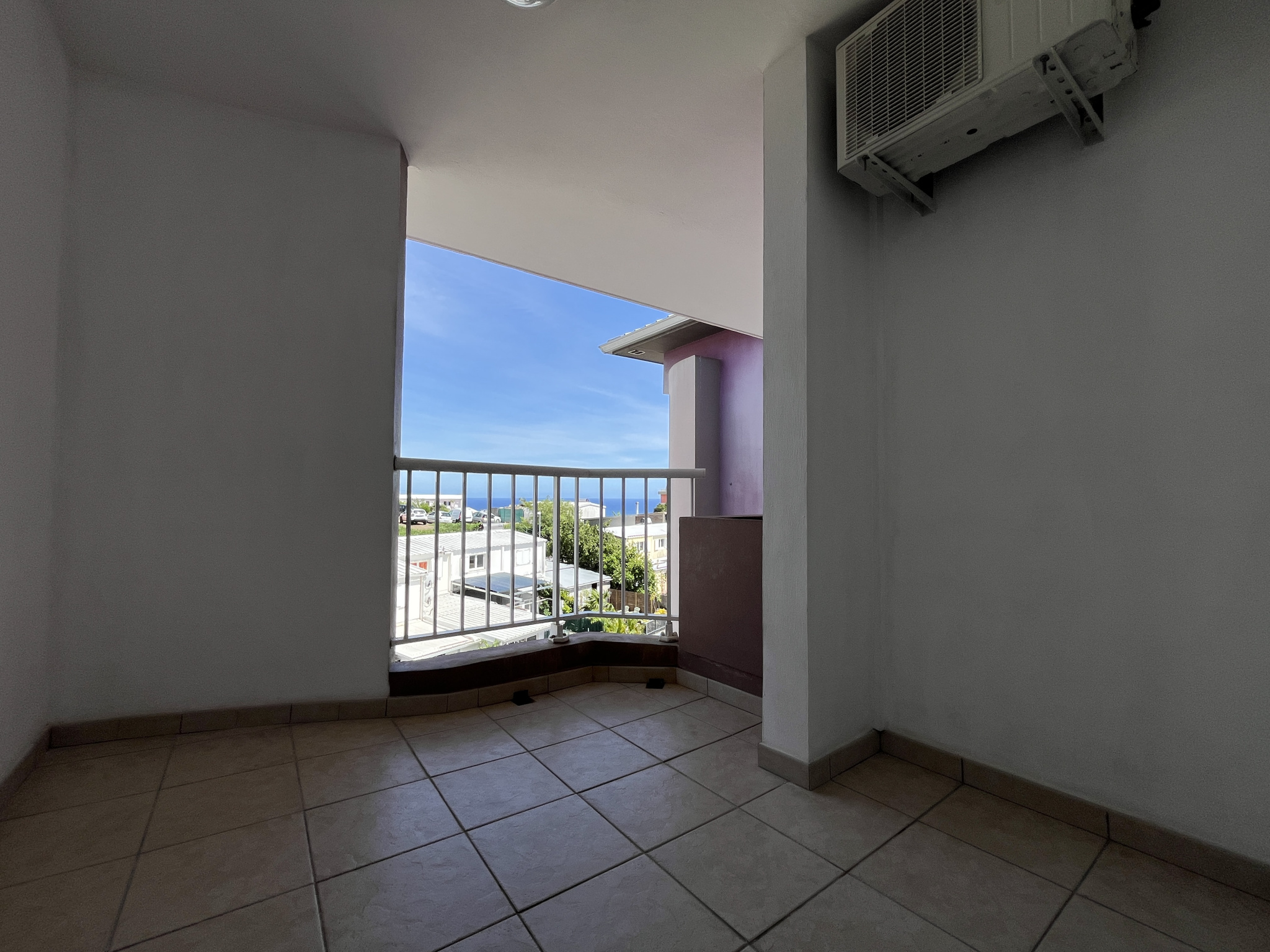 T2 LIBRE - Proche FAC - Vue mer - dernier étage