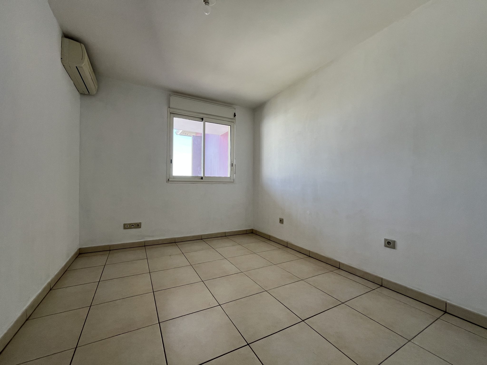 T2 LIBRE - Proche FAC - Vue mer - dernier étage