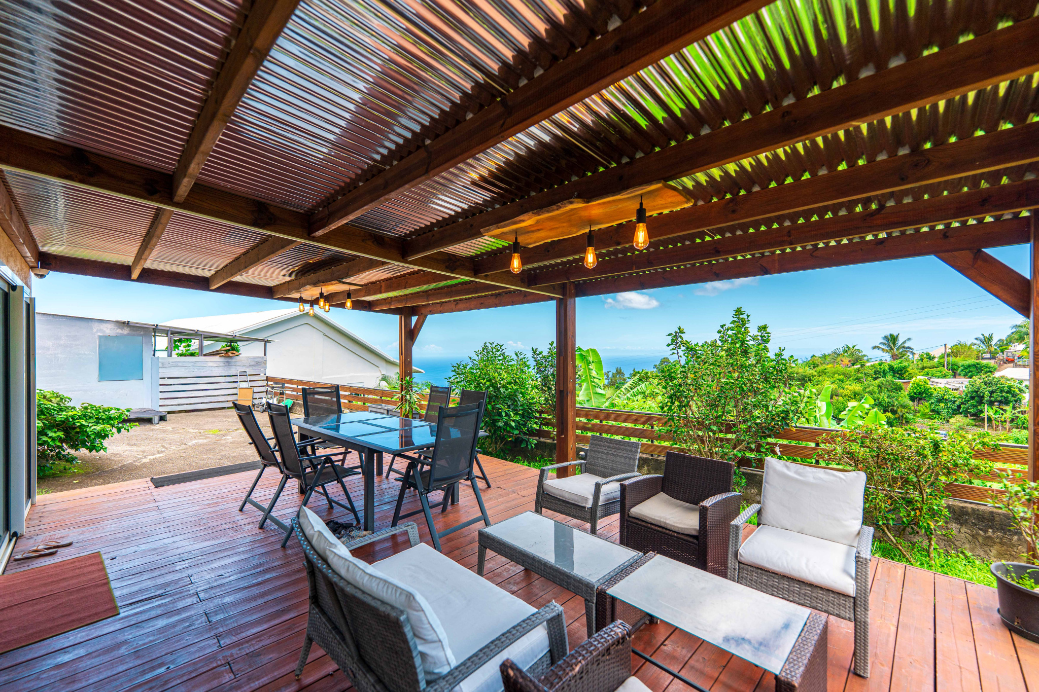 EXCLUSIVITE VILLA T5/6 A LA POSSESSION (Ravine à malheur)