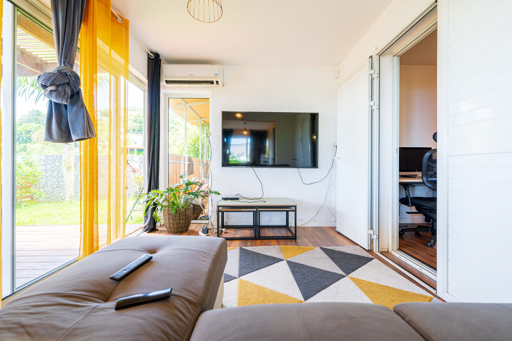 EXCLUSIVITE VILLA T5/6 A LA POSSESSION (Ravine à malheur)