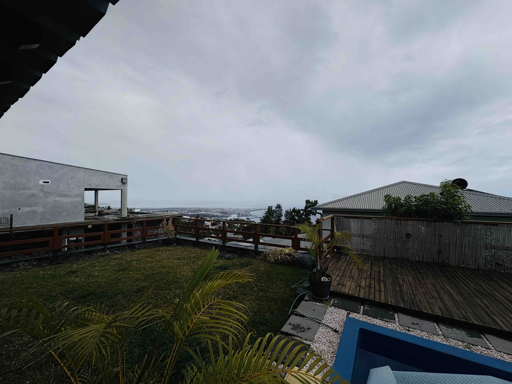 MAISON T4 117 m2 AVEC PISCINE A LA POSSESSION (QUARTIER RAVINE A MALHEUR)