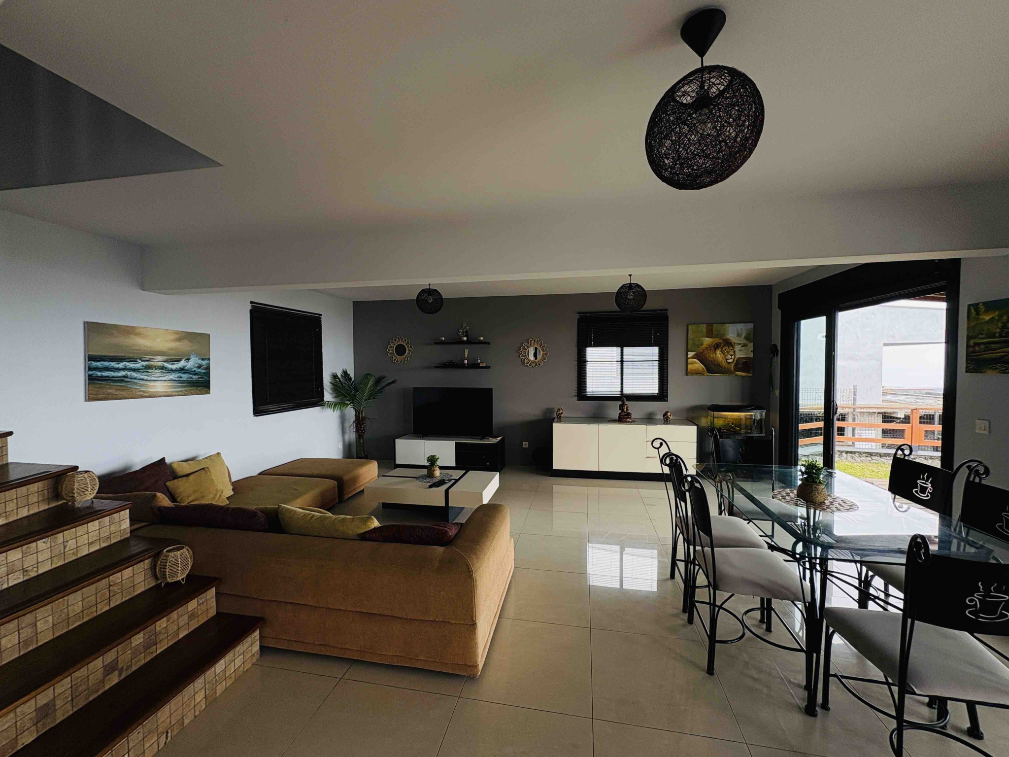 MAISON T4 117 m2 AVEC PISCINE A LA POSSESSION (QUARTIER RAVINE A MALHEUR)