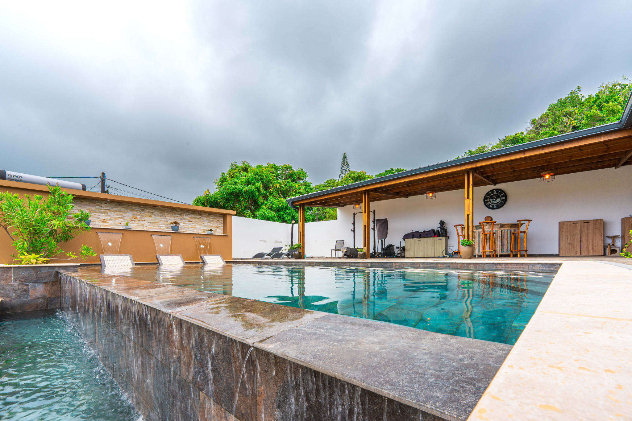 SAINT JOSEPH - MAGNIFIQUE VILLA 126 m2 AVEC PISCINE TERRAIN 1 066 m2
