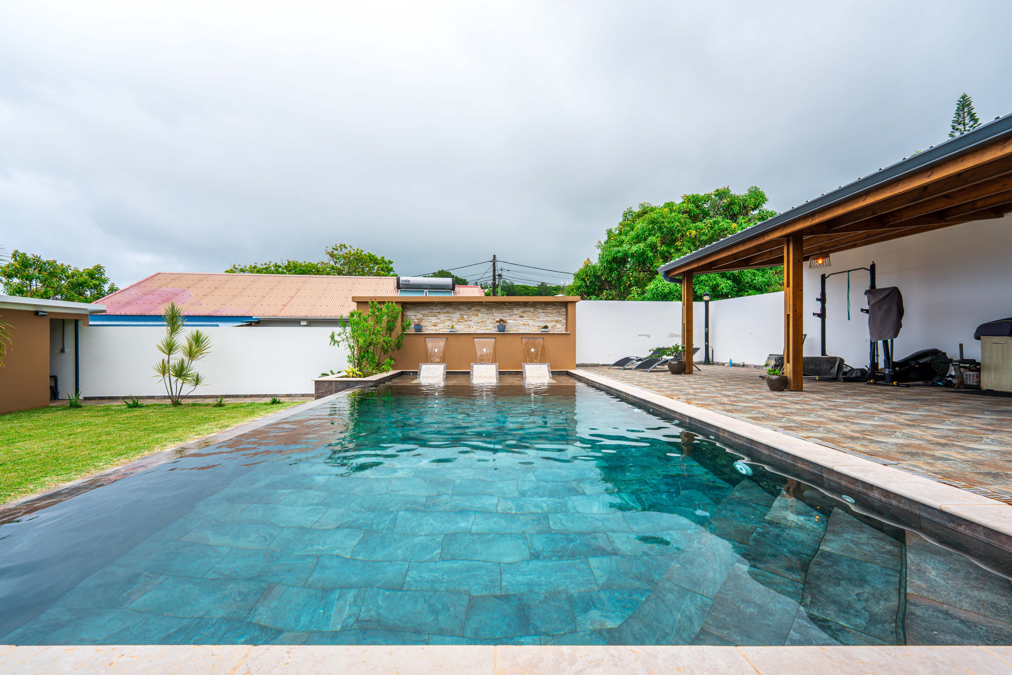 SAINT JOSEPH - MAGNIFIQUE VILLA 126 m2 AVEC PISCINE TERRAIN 1 066 m2