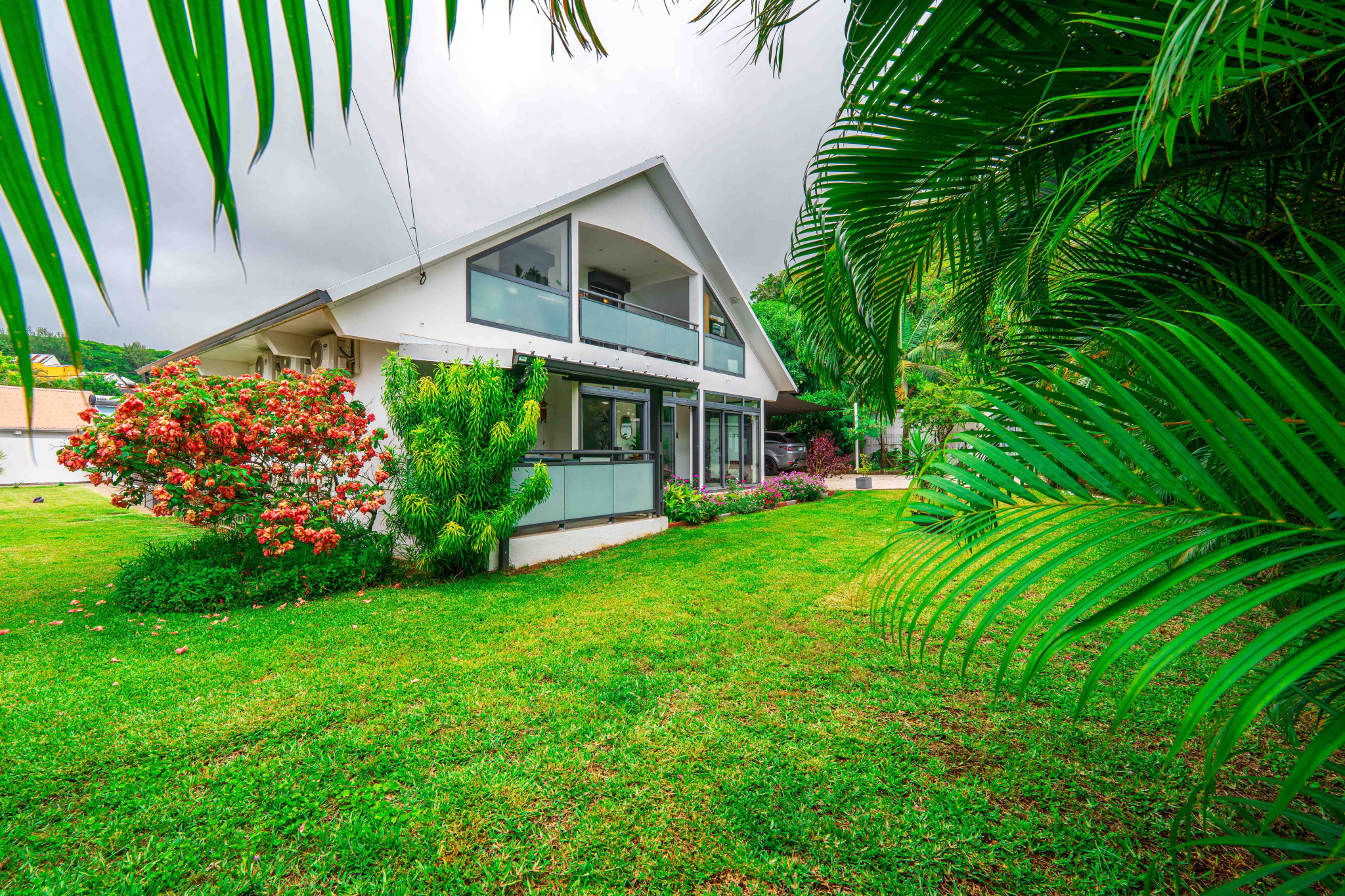 SAINT JOSEPH - MAGNIFIQUE VILLA 126 m2 AVEC PISCINE TERRAIN 1 066 m2