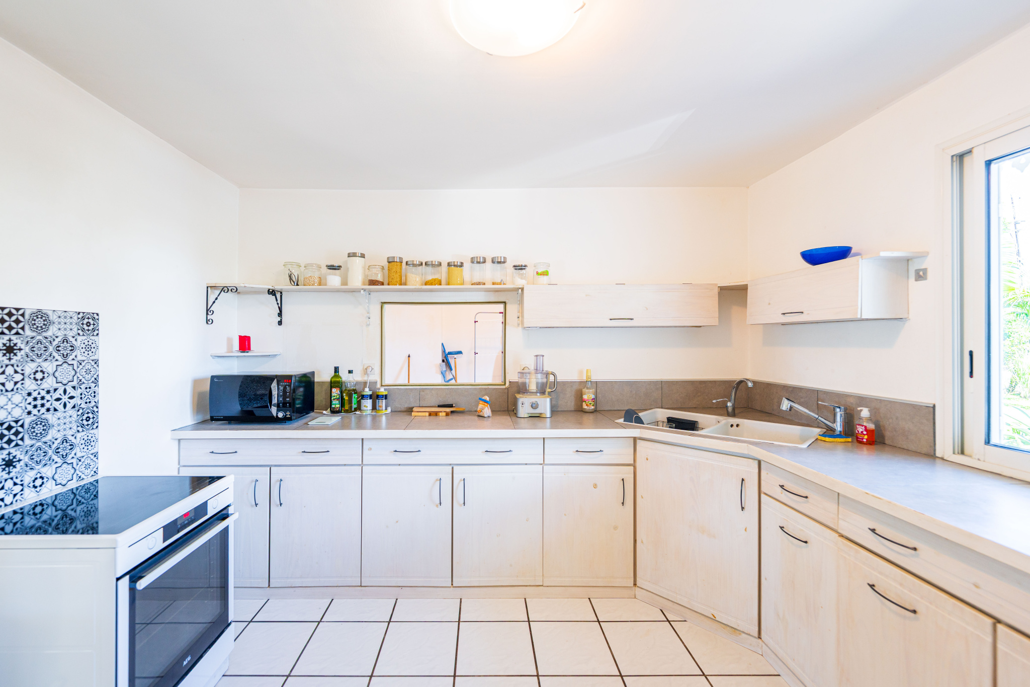 SAINT BENOIT - VILLA PLAIN-PIED AVEC PISCINE SANS VIS-A-VIS