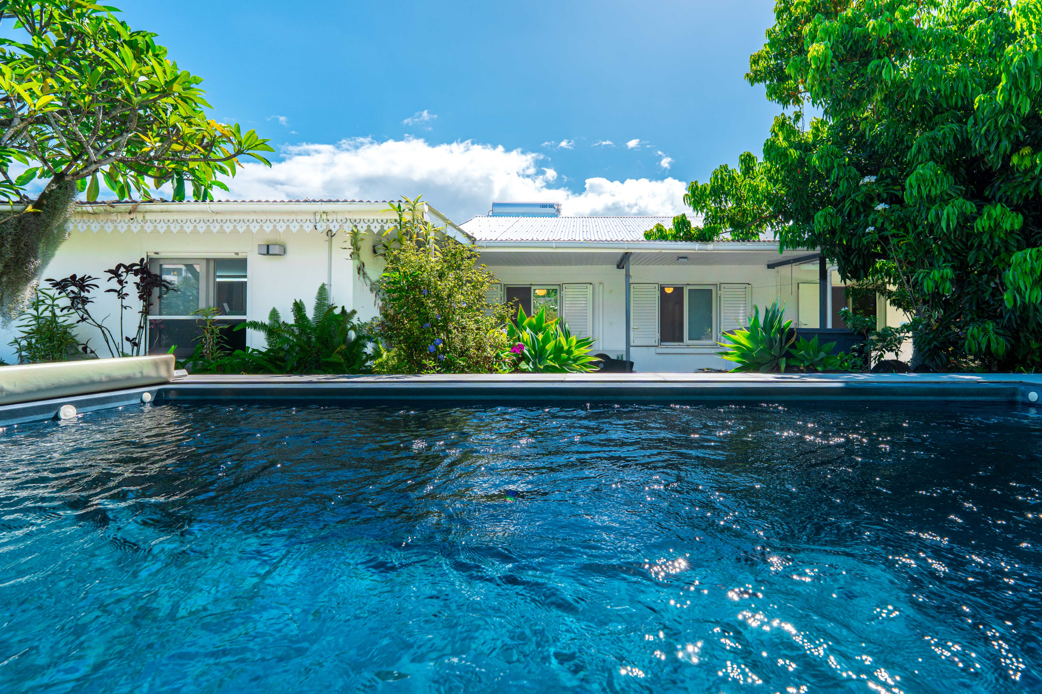 SAINT BENOIT - VILLA PLAIN-PIED AVEC PISCINE SANS VIS-A-VIS