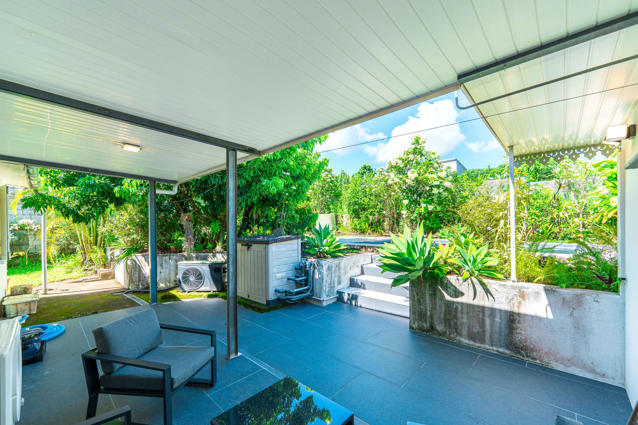 SAINT BENOIT - VILLA PLAIN-PIED AVEC PISCINE SANS VIS-A-VIS