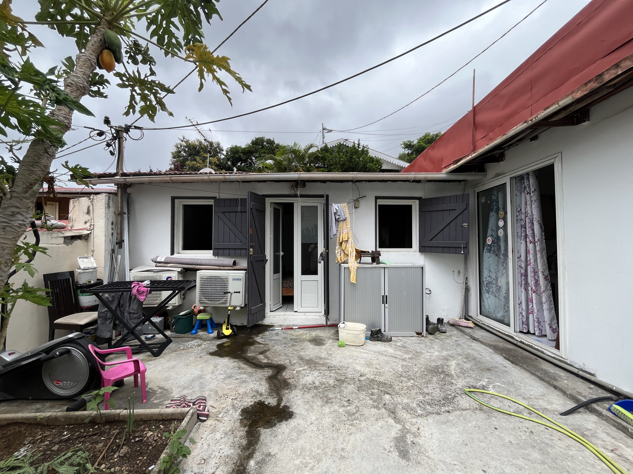 SAINT-DENIS - MAISON PROCHE CHU LOUEE