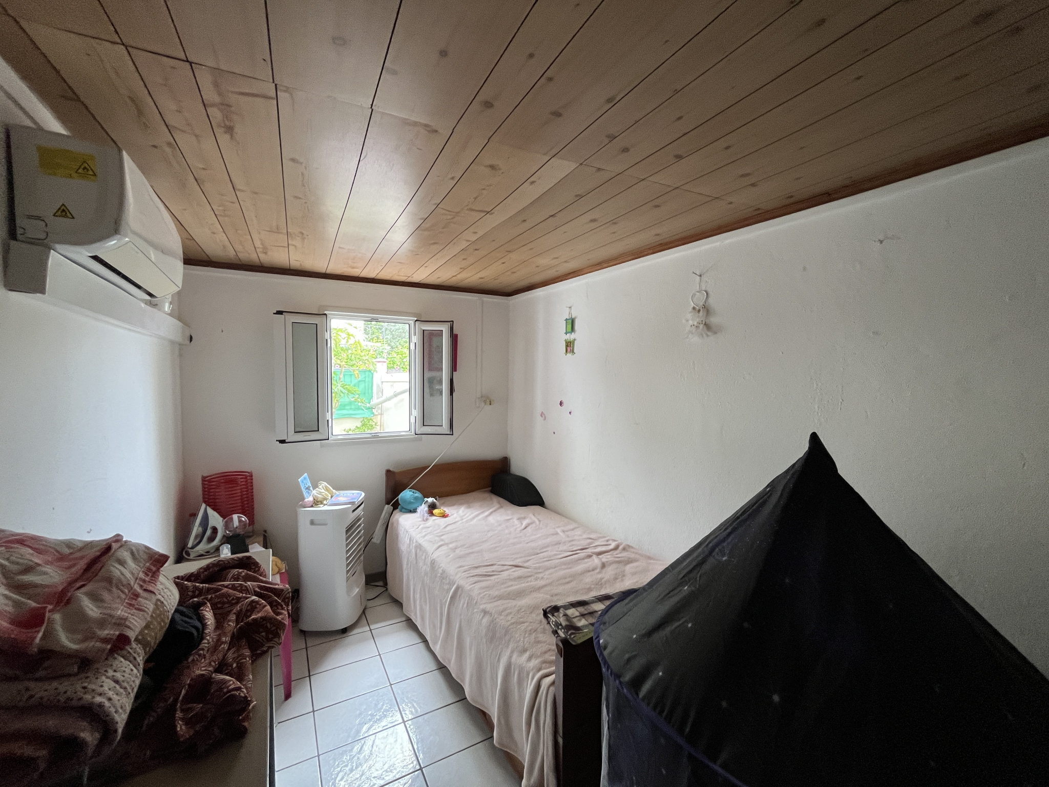 SAINT-DENIS - MAISON PROCHE CHU LOUEE