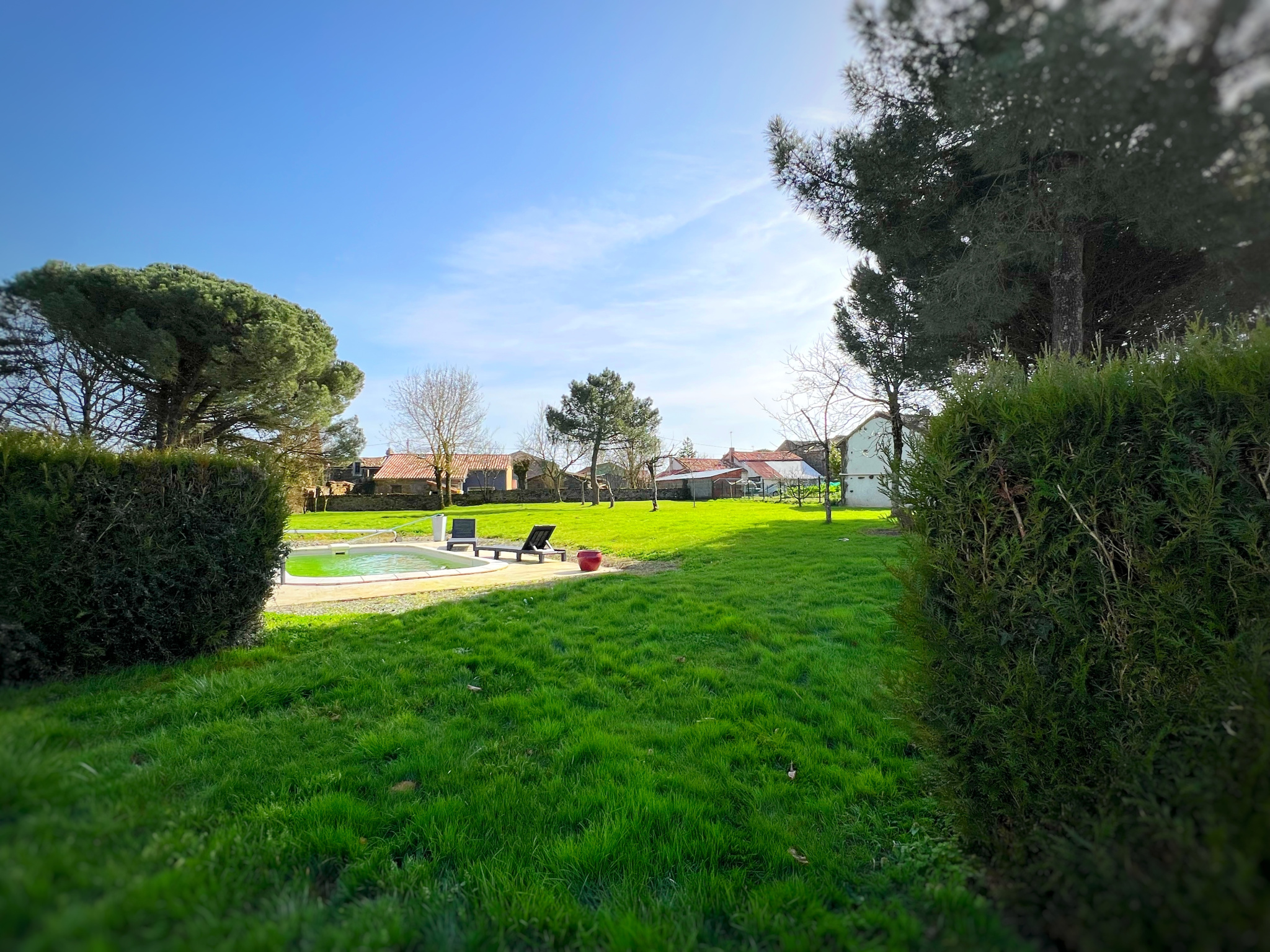 VOUHÉ - MAISON F5 AVEC PISCINE
