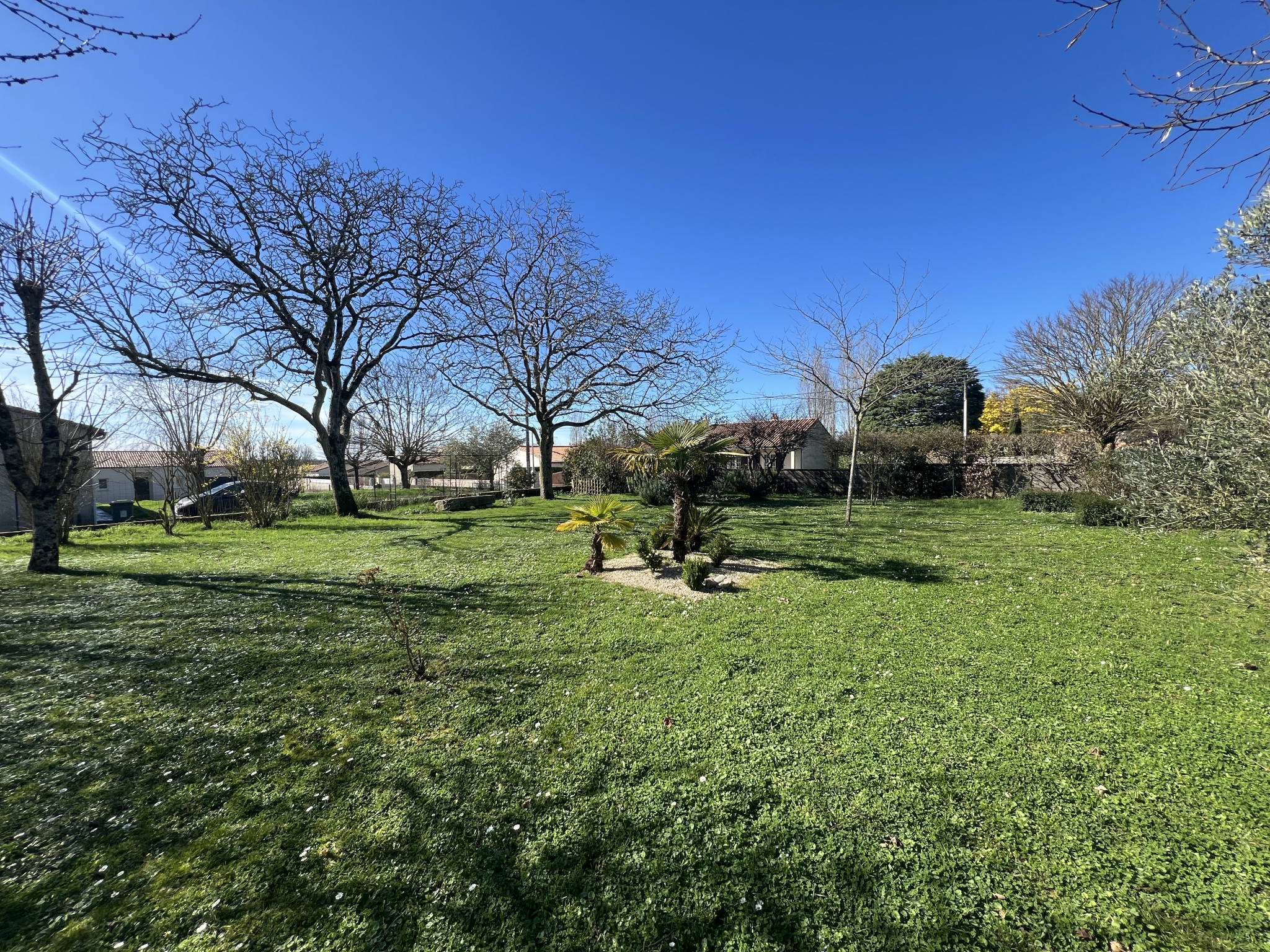 VOUILLÉ (LA RIVIÈRE) - TERRAIN 590m2