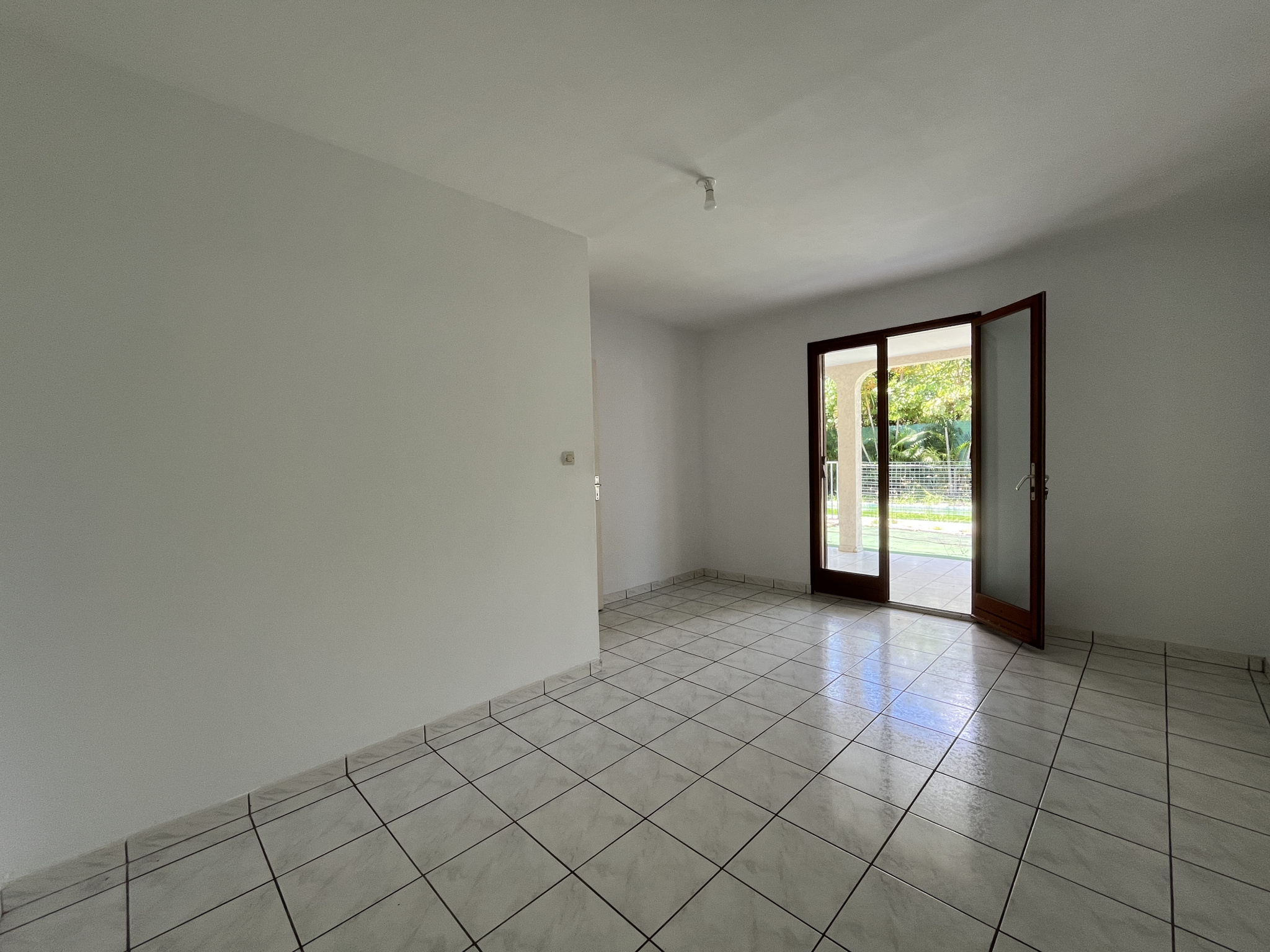 SAINTE MARIE - MAISON T5 AVEC PISCINE