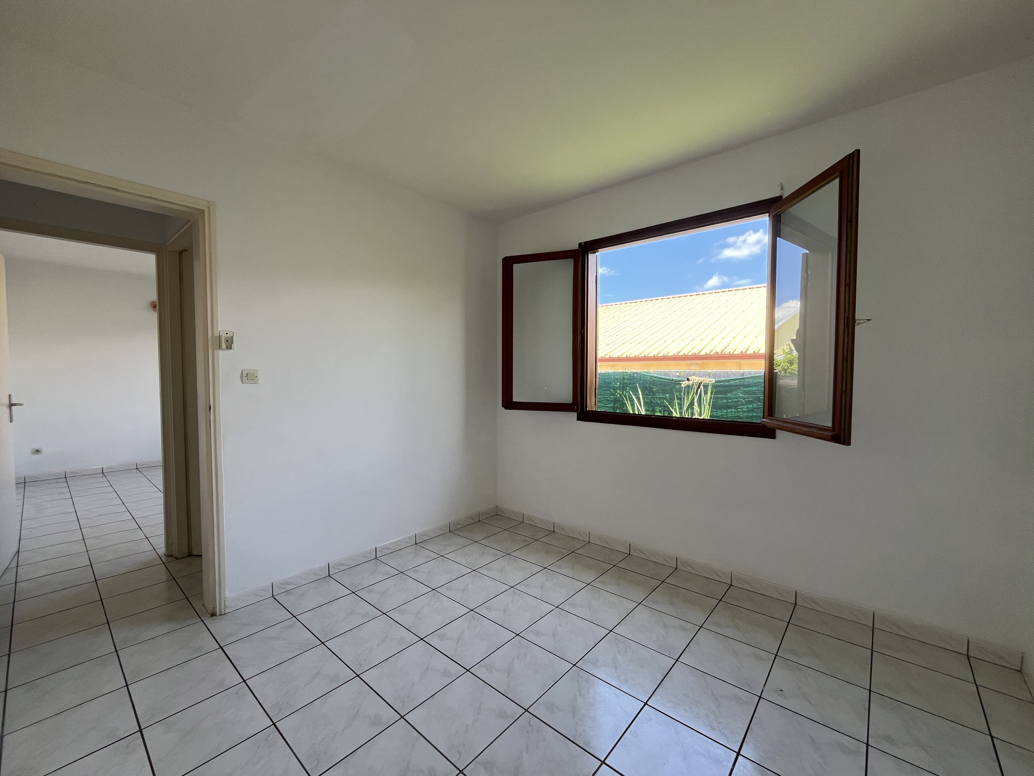 SAINTE MARIE - MAISON T5 AVEC PISCINE