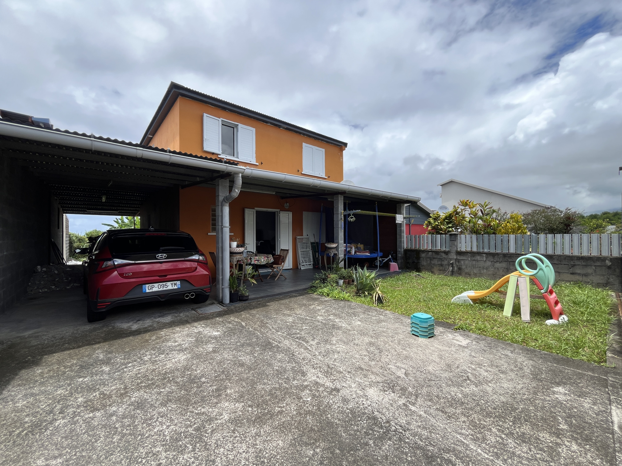 SAINT BENOIT (BRAS MADELEINE) - MAISON T4 LIBRE